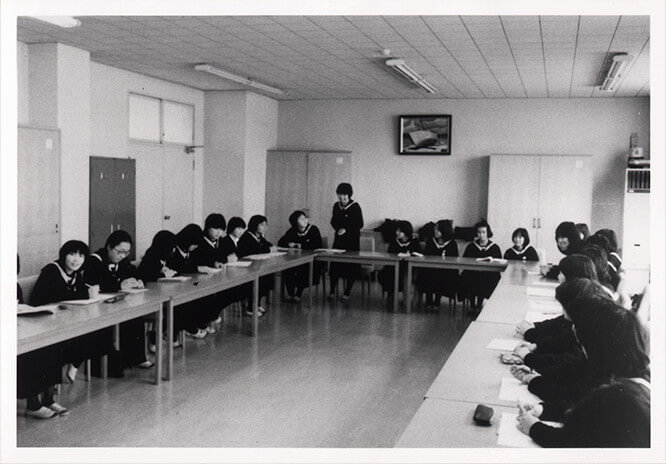 話す・書く・伝える」の 100 年史 | 甲南女子学園100周年記念プロジェクト